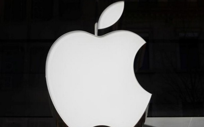 Apple slams Google for raising false alarm on iOS security