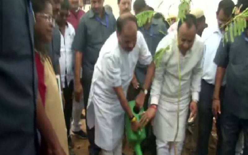 Jharkhand: CM kicks off plantation drive in Ranchi