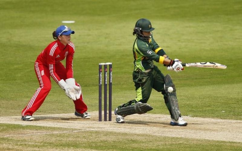 Nida Dar first Pak woman cricketer to sign with an overseas T20 team