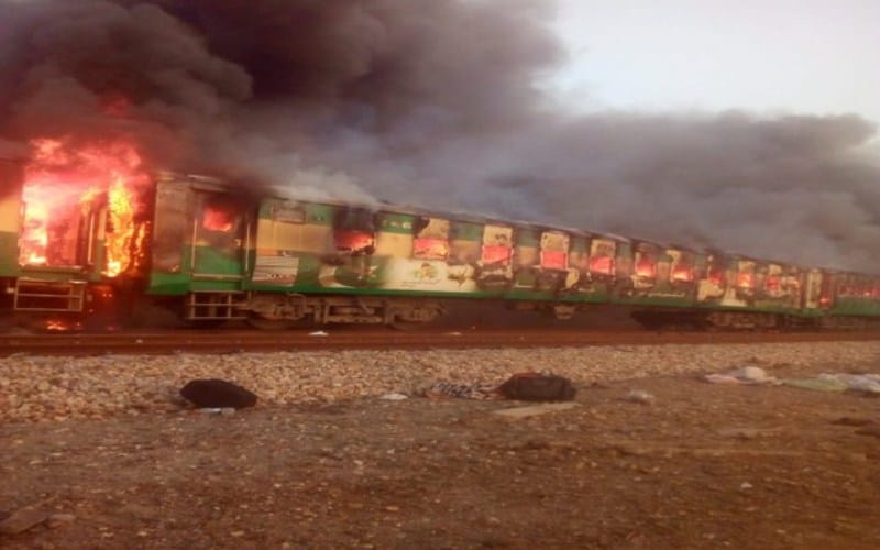 16 killed, 13 injured as fire engulfs express train in Liaqatpur