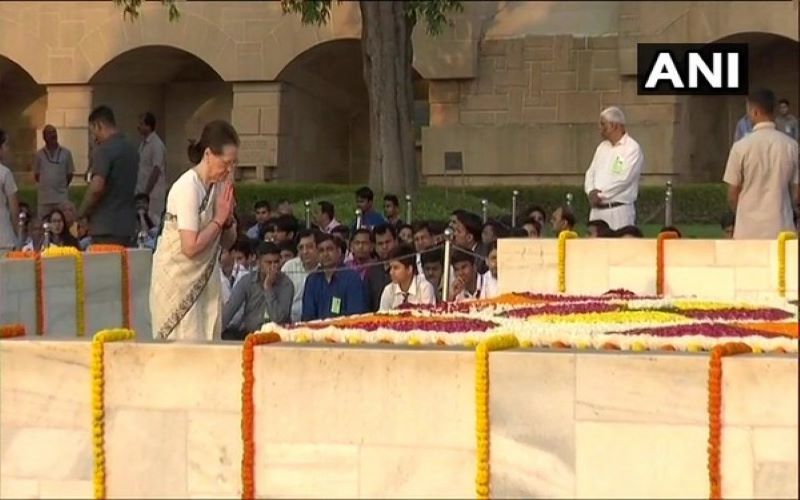 Sonia,Nadda pay tribute at Rajghat on Mahatma's 150th birth anniversary