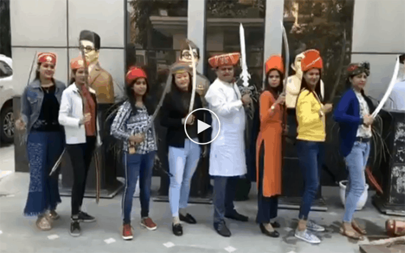 Video of reporters of Sudarshan News with swords goes viral