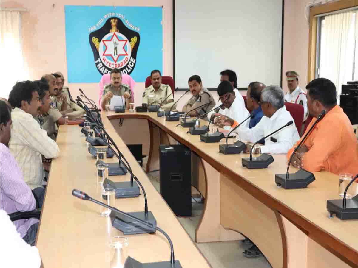Hyderabad traffic police ask auto unions to form 'Conduct Rules'