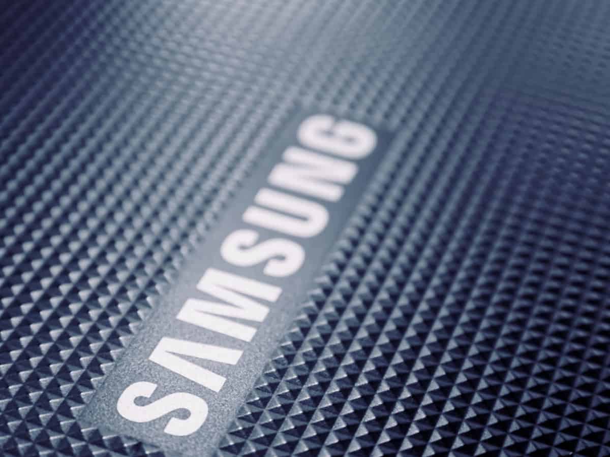 Samsung debuts portable SSD T7 with fingerprint scanner