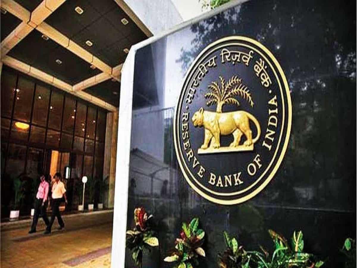 RBI imposes penalty on HDFC