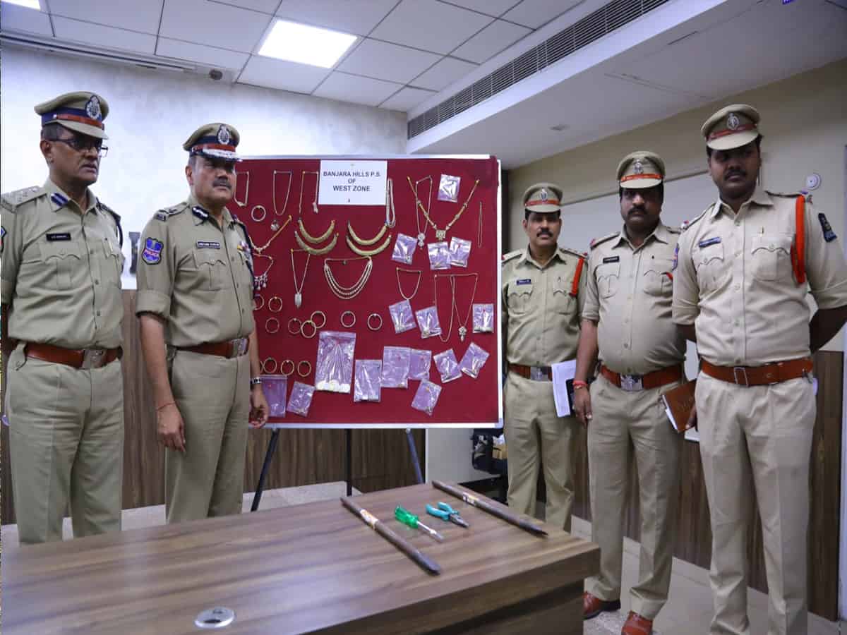 Police recover jewelry worth Rs. 1.5 Cr from servant thieves