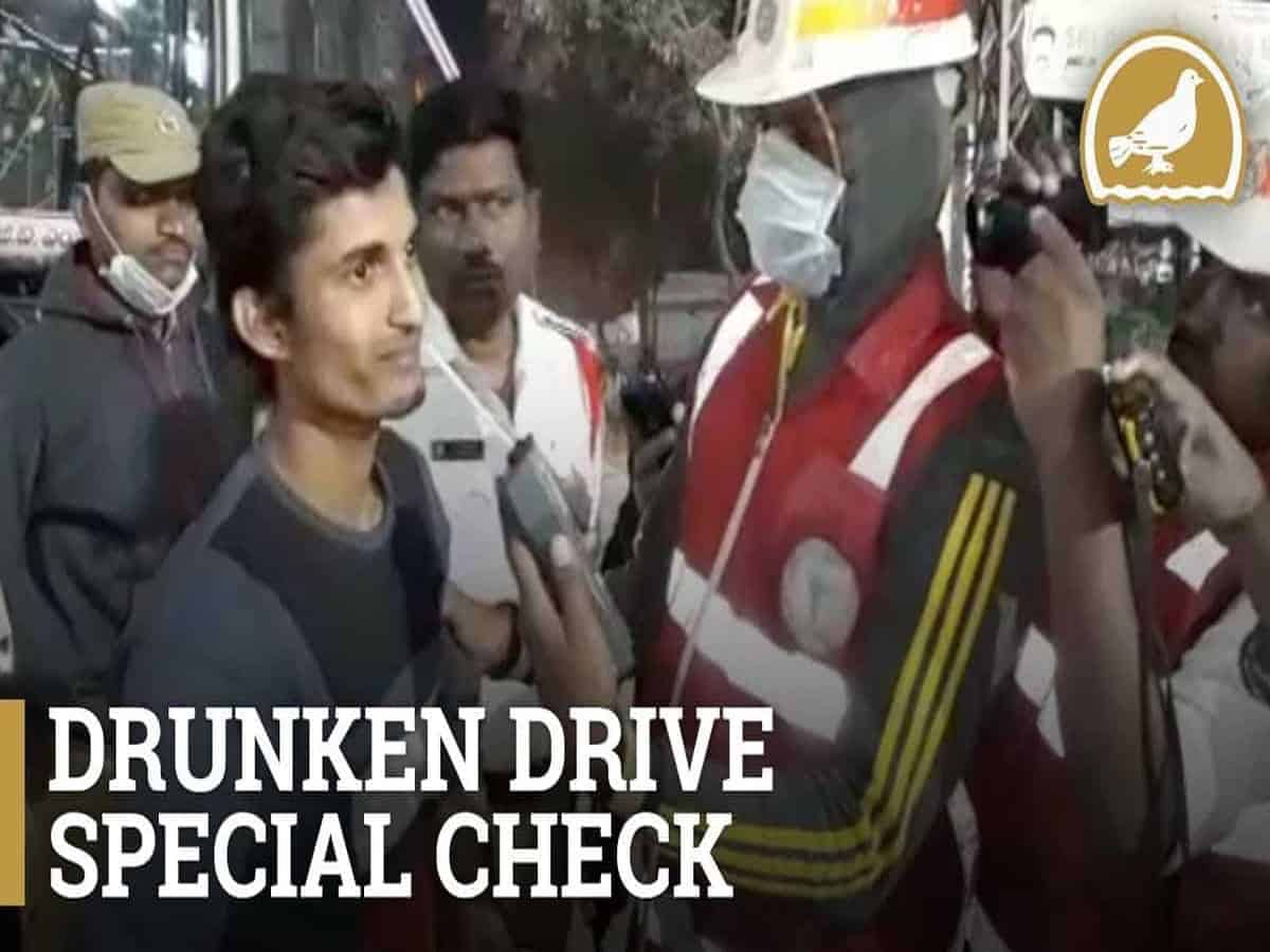 Hyderabad: Drunk driving checks by traffic cops between 12-3 am