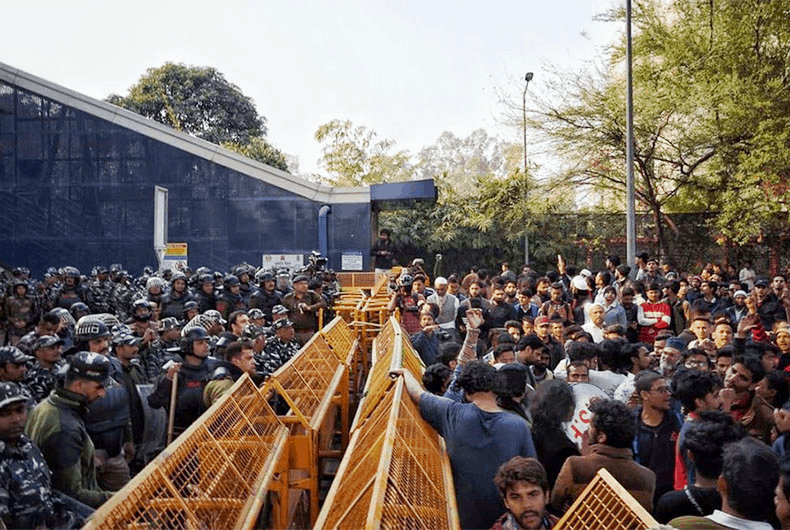 Bangles were waved at Delhi police as Jamia march is foiled
