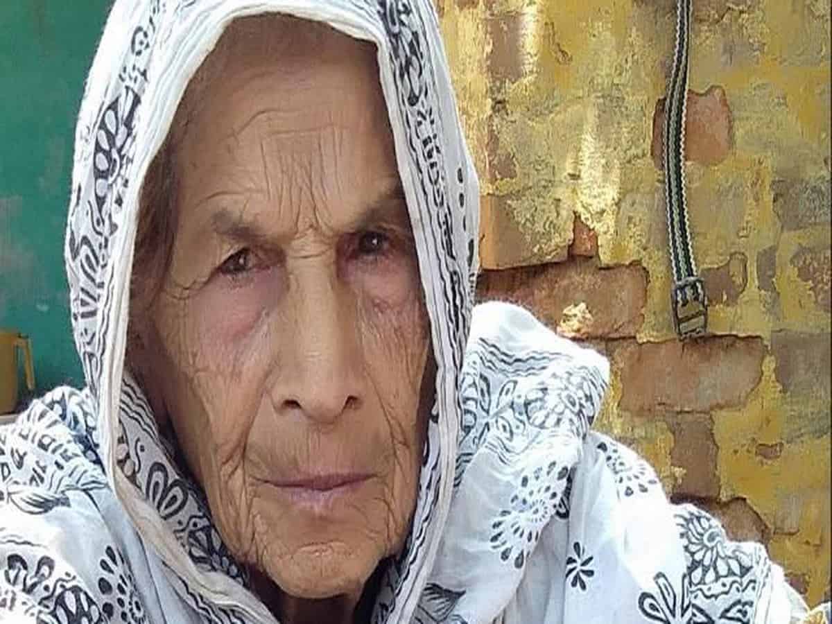 Akbari, an 85-year-old woman, died after Hindu mobs set her house on fire on February 25. | Photo courtesy: Mohammed Saeed Salmani/Scroll.in