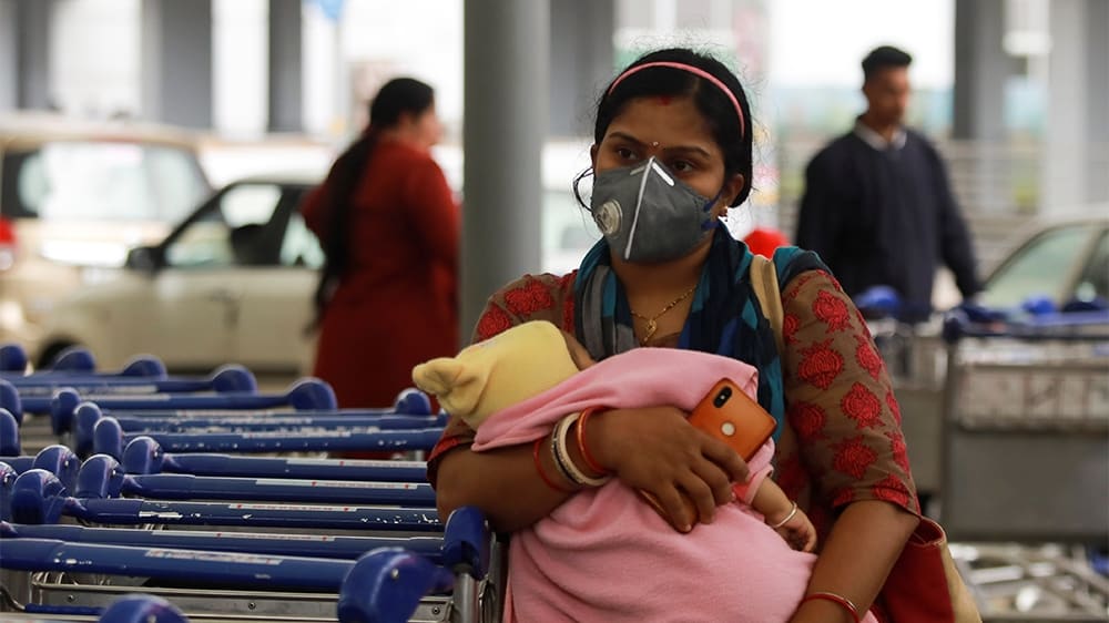 Hyderabad Supermarkets allow customers with masks only