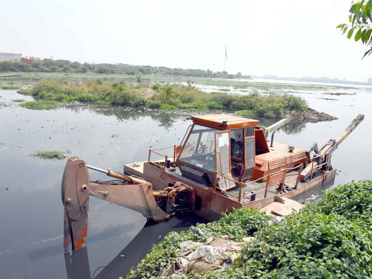 Clean up of Hussain Sagar Lake underway
