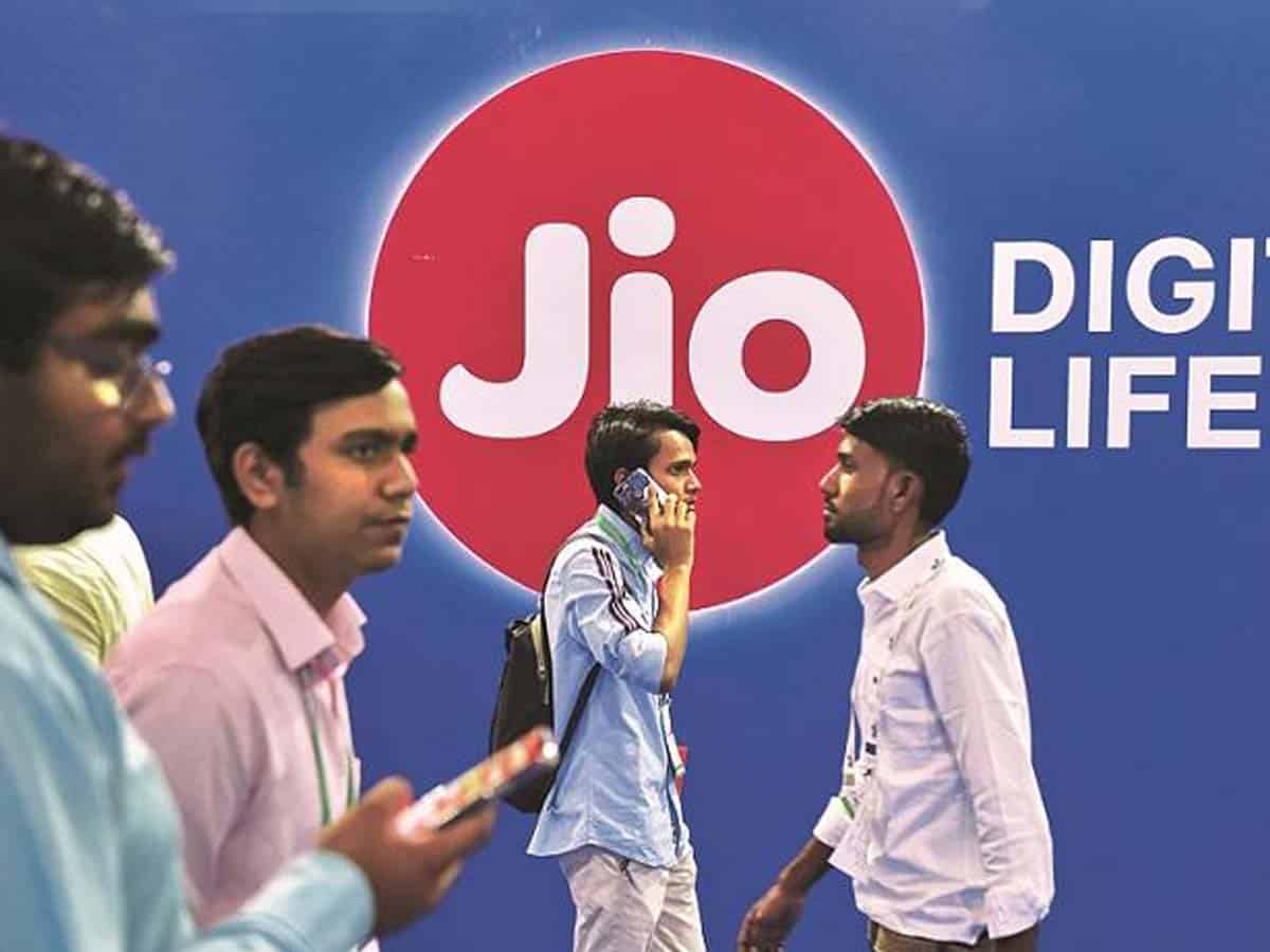 Jio seeks data price hike to Rs 20/GB over 6 months