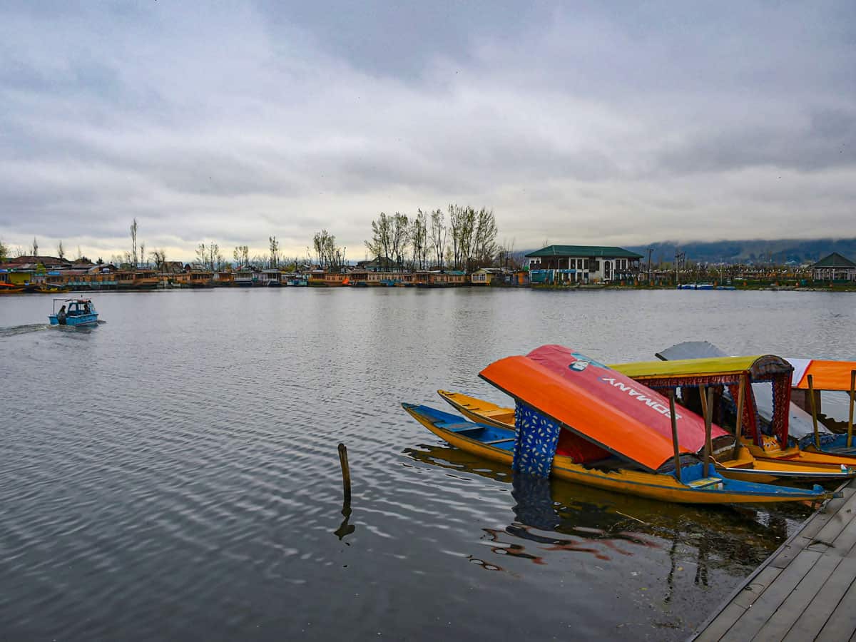 Journalists switch professions as doors of jobs close in Kashmir