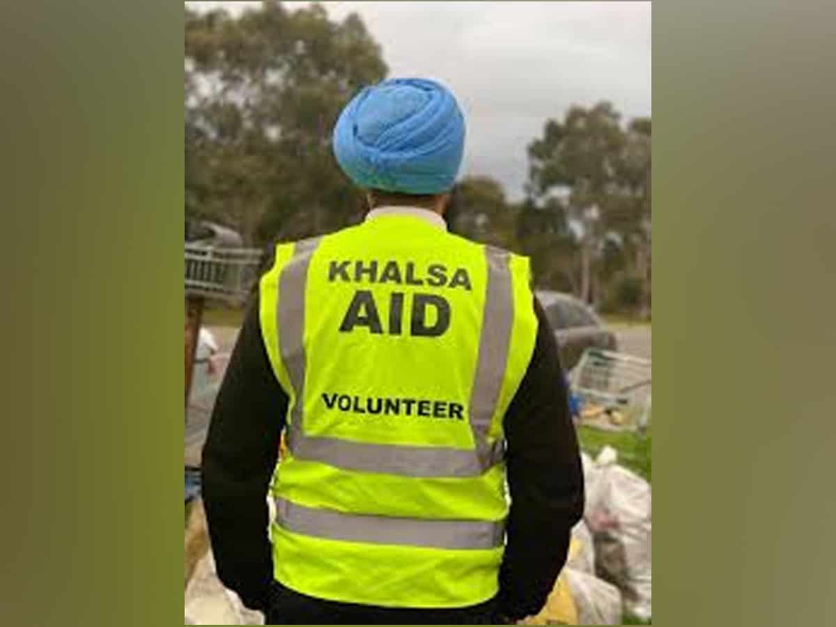 Khalsa Aid Volunteer