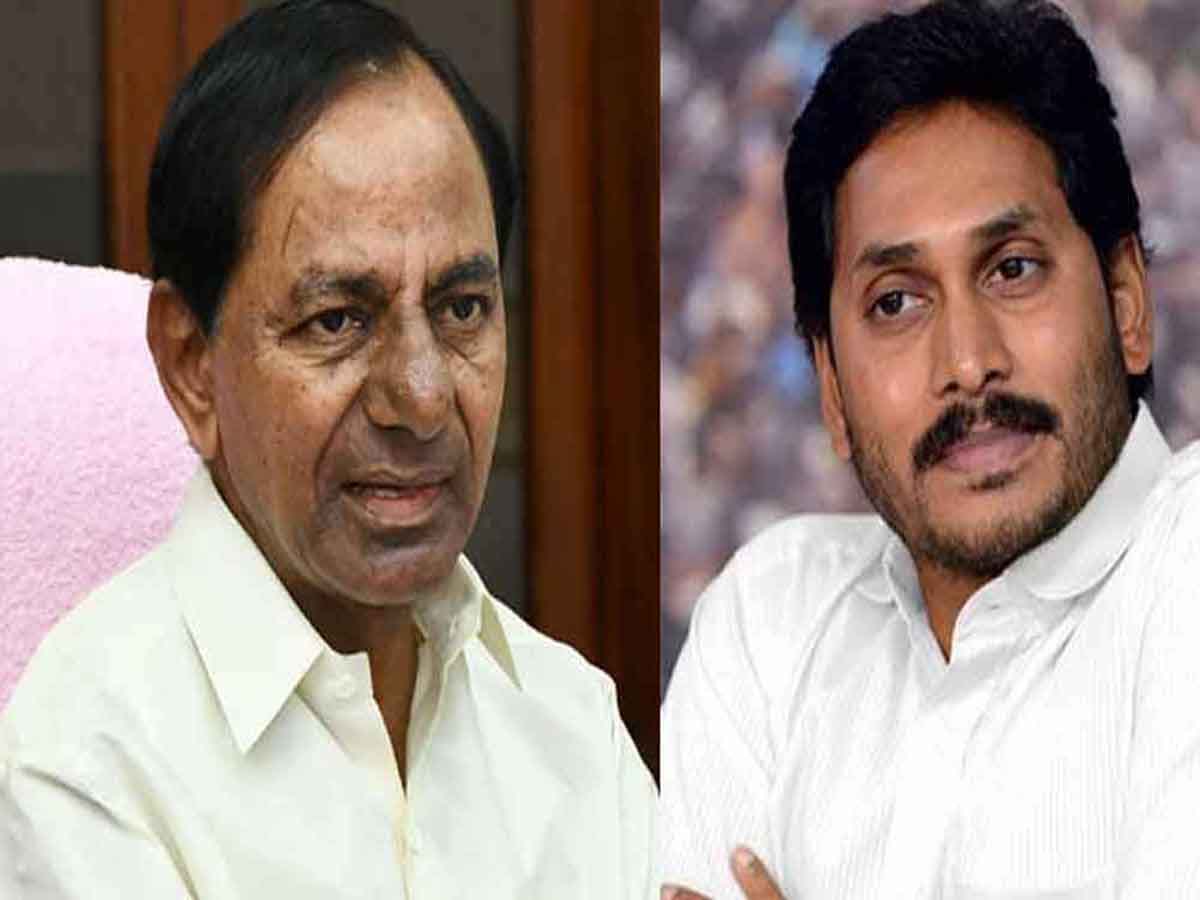 Telangana, Andhra CMs back 'Janata Curfew'