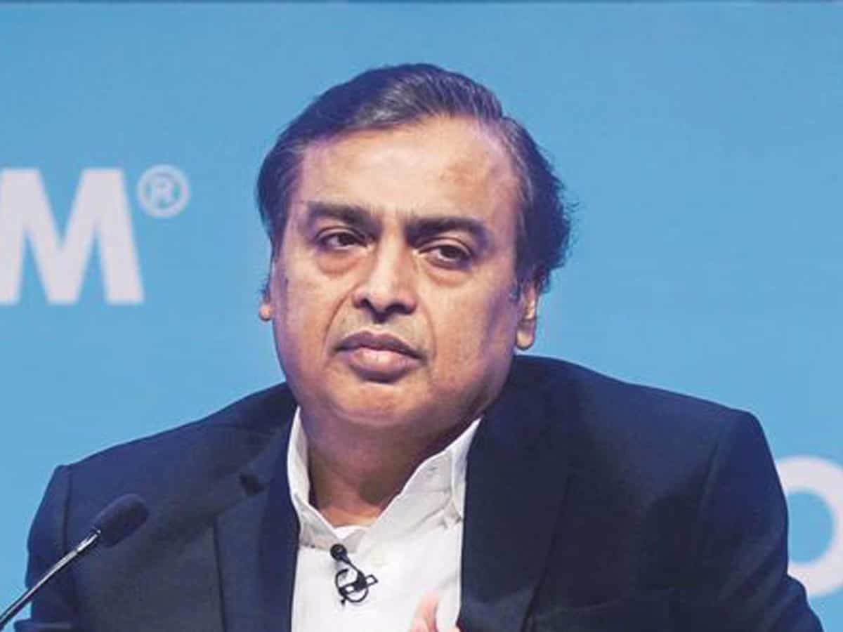 Reliance to pay twice to those employees who earn below ₹30,000