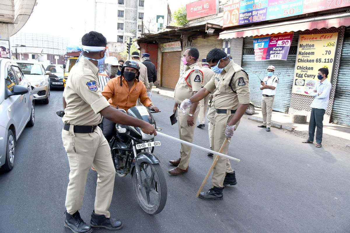 Hyderabad Police takes action against violators defying lockdown