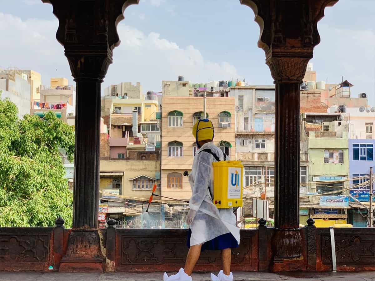 Ahead of Eid, sikh community sanitises Delhi's Jama Masjid