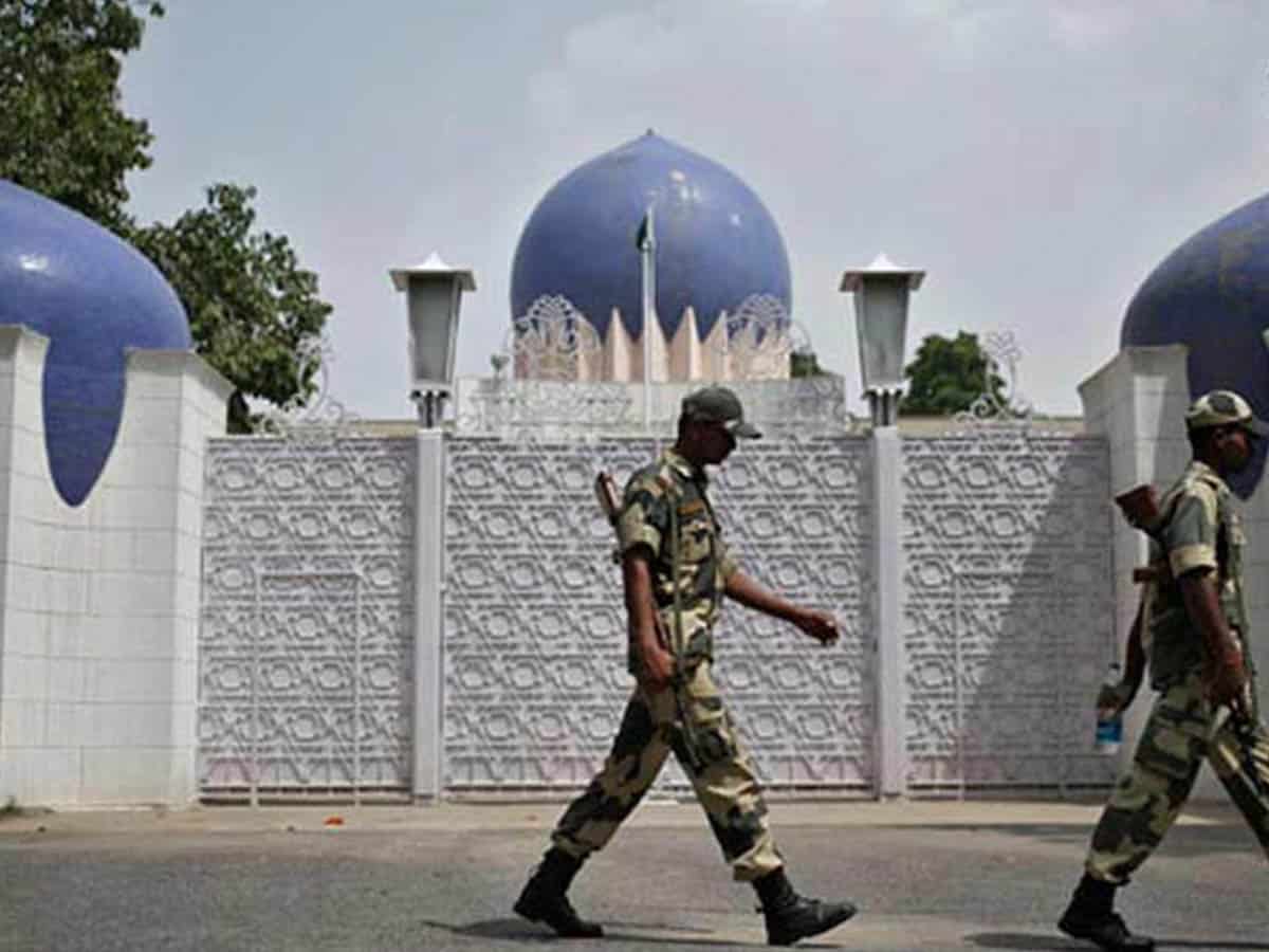 India expels two Pakistan officials on charges of espionage