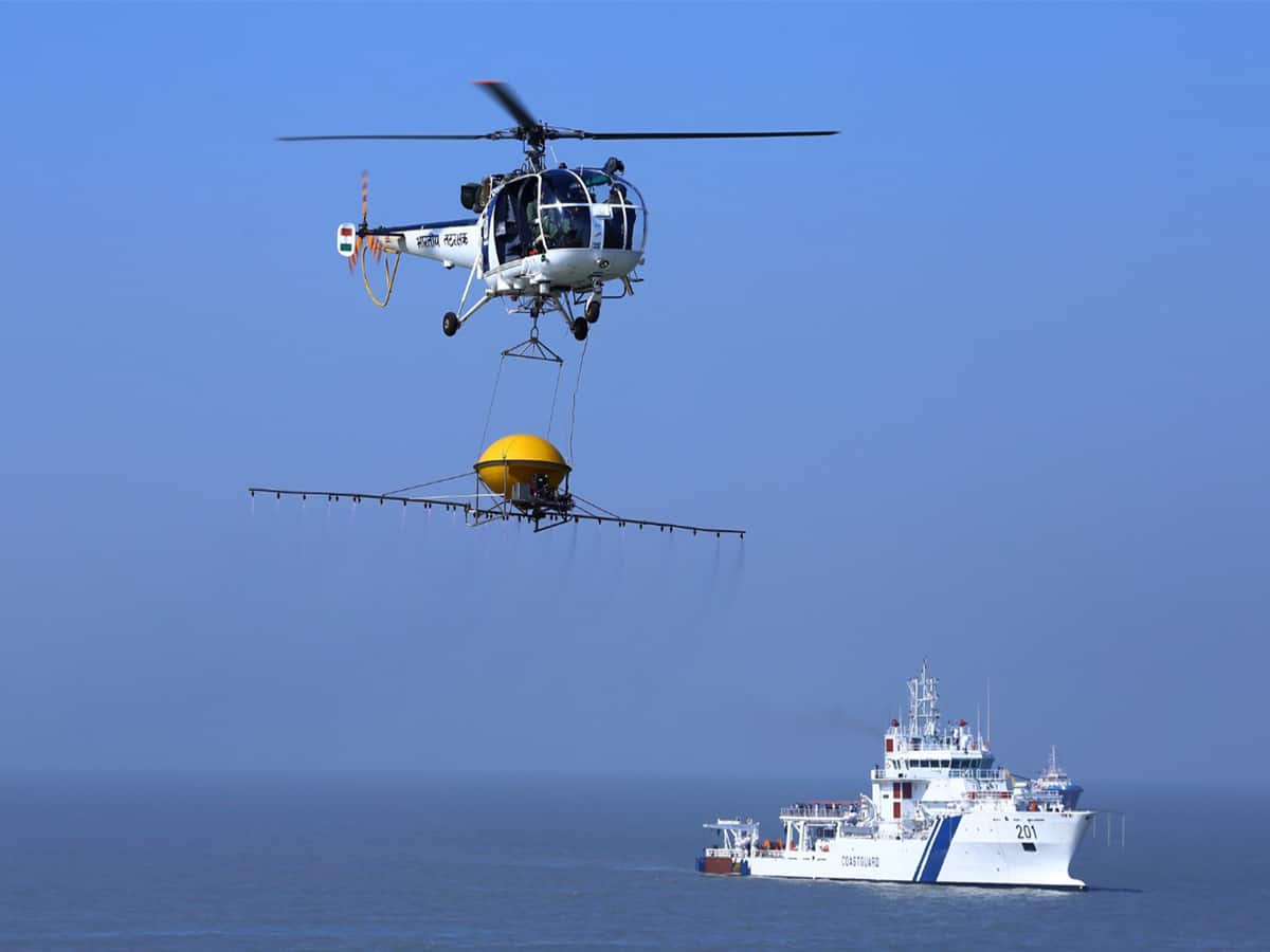Indian Coast Guard joins the nation to thank COVID-19 warriors