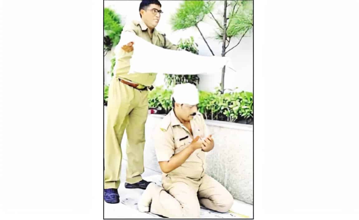 Hindu cop offers shade to Muslim