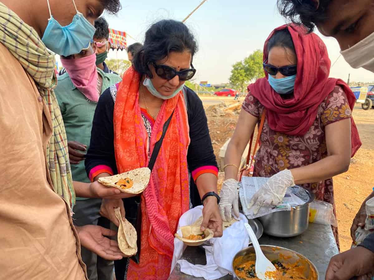 COVID times: Vanaja served meals to over 2 lakh migrants on NH