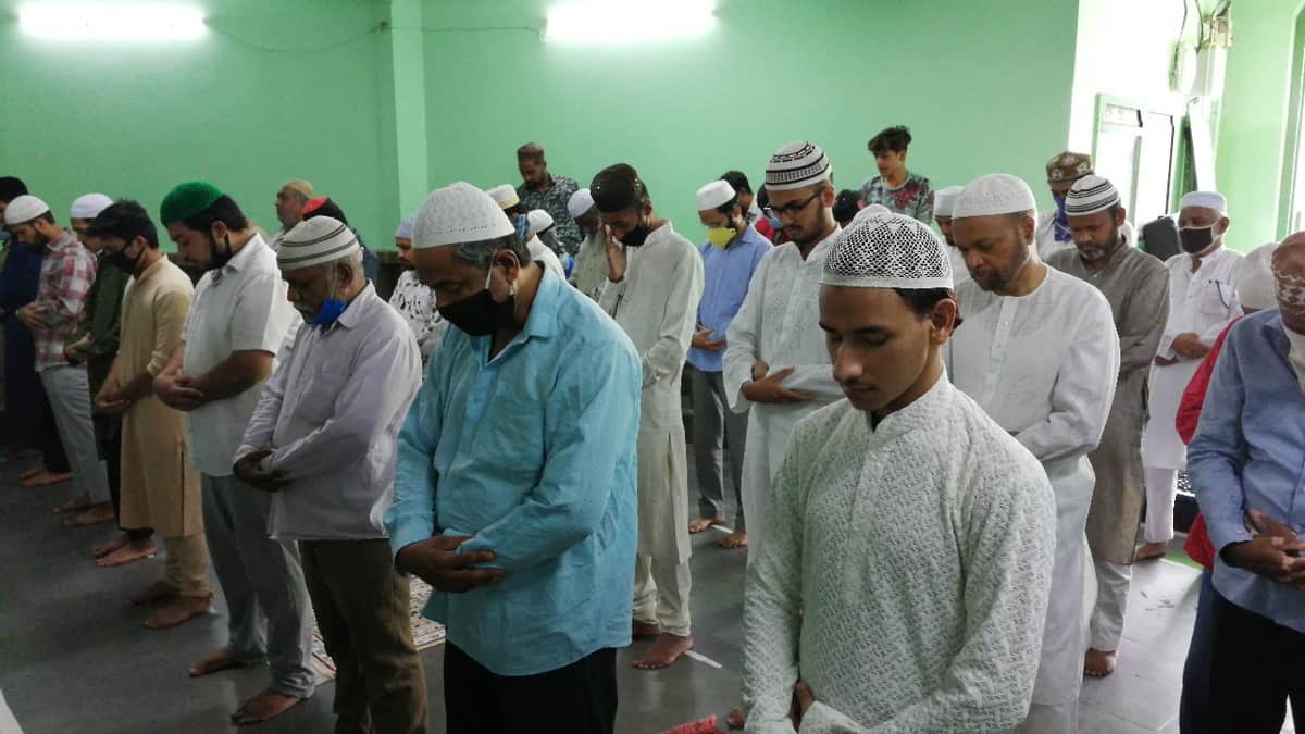As lockdown lifted, Muslim flock to mosques for Friday prayers