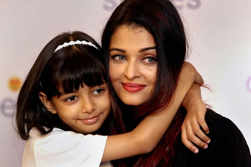 Bollywood actress Aishwarya Rai Bachchan poses with her daughter Aaradhya Bachchan