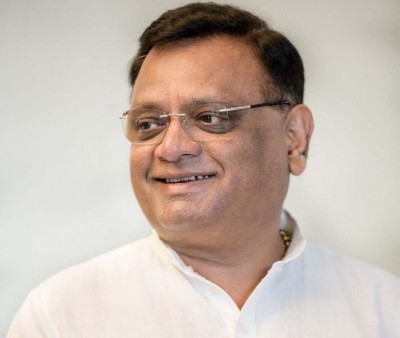 Congress leader targets Rajasthan Guv with series of tweets