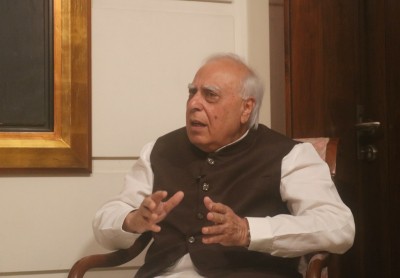 Sibal: Unfortunate HCs not following law laid down by SC on 10th Schedule