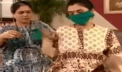 When Supriya Pilgaonkar and late Reema Lagoo taught how to wear masks in 1995!
