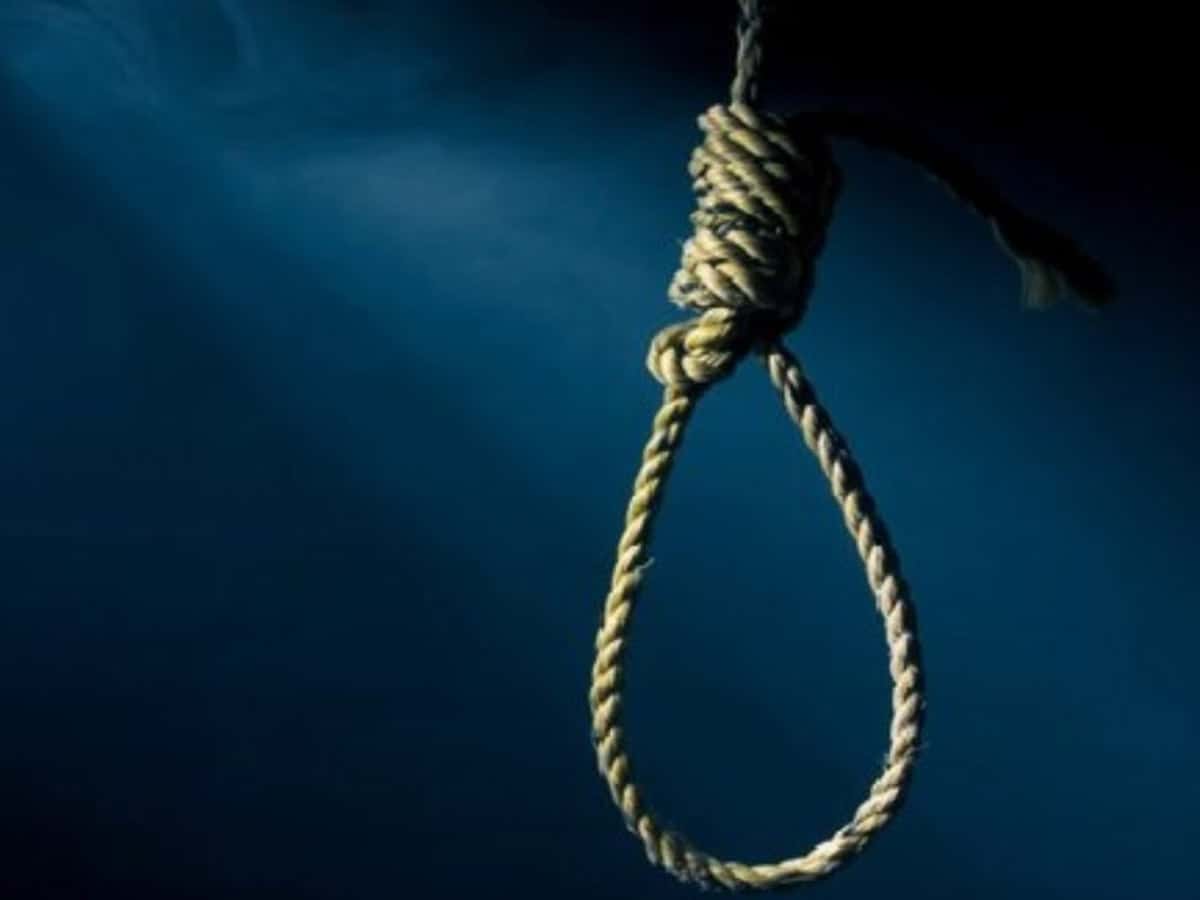 Body of 19-yr-old man found hanging from tree in Delhi's Adarsh Nagar