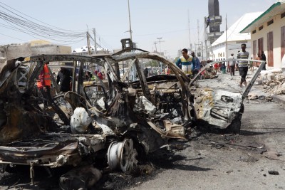 8 killed, 28 injured in blast at Mogadishu hotel