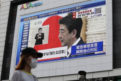 Abe returns to hospital a week after 7-hr 'health checkup'
