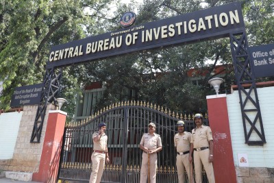 CBI conducts searches at 5 locations in Rs 938 crore SBI loan fraud case