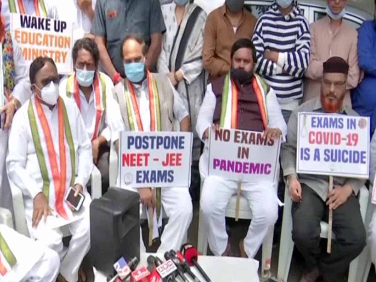 Telangana Congress holds protest against conduct of NEET, JEE exams amid COVID-19