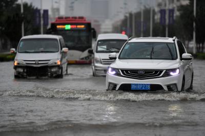 China renews red alert for typhoon Bavi