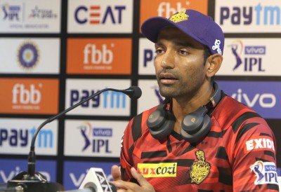 Dhoni and I used to sit on floor and eat in hotel room, Uthappa recalls