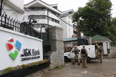 ED raids 17 places in Rs 177 cr J&K Bank loan fraud case (Ld)