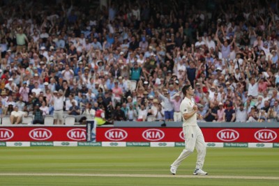 Eng v Pak 1st Test, Day 3: Pak lead by 244, Eng bowlers lead fightback (Stumps)