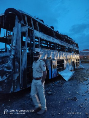 Five family members burnt alive in Karnataka bus accident