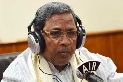 Karnataka Congress leader Siddaramaiah tests COVID-19 positive (Ld)