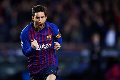 Messi informs Barcelona he wants to leave