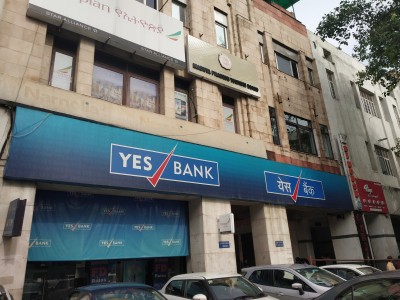 Moody's upgrades Yes Bank's ratings on fund raising
