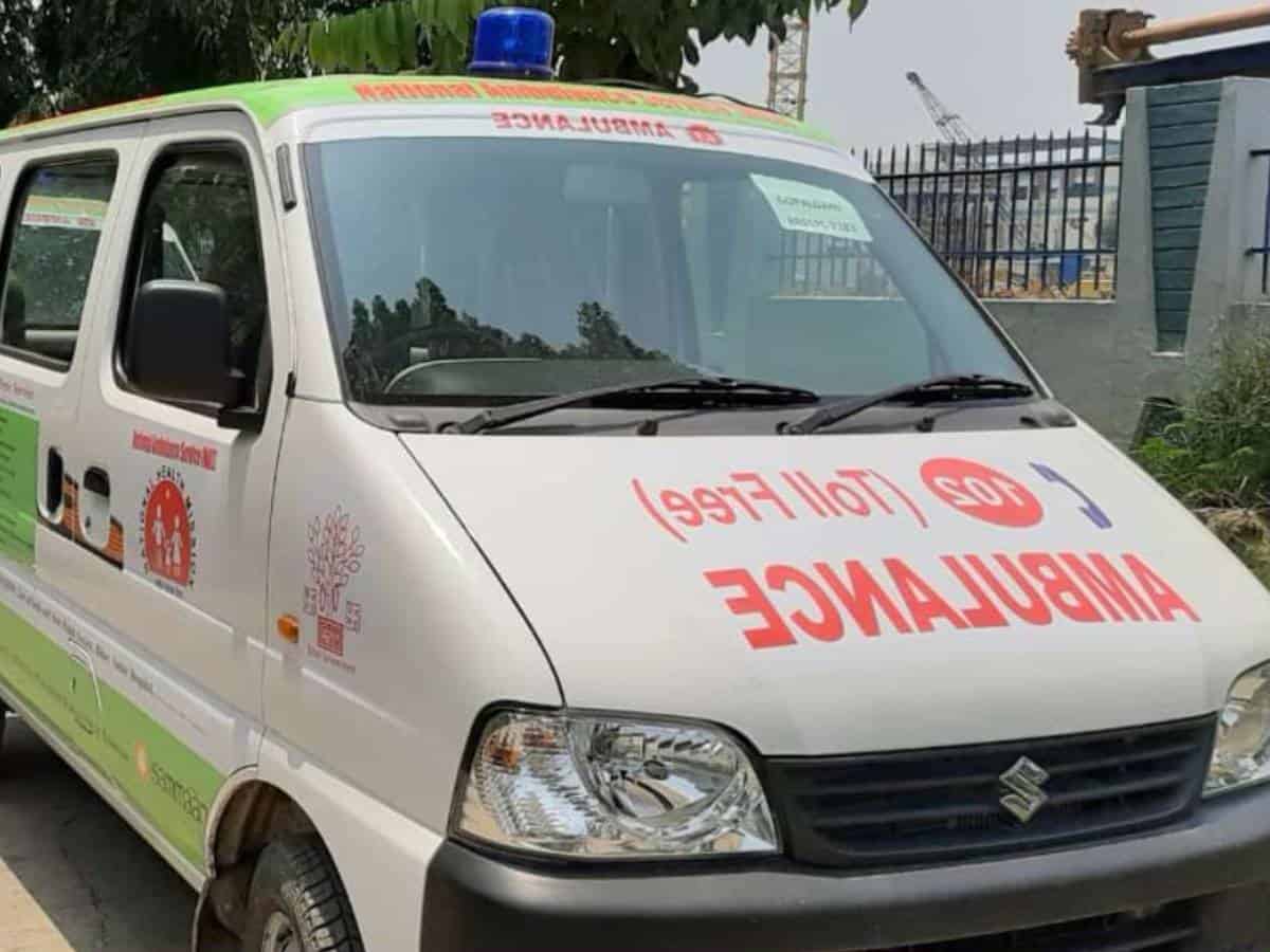 Kolkata: COVID-19 patient dies in ambulance outside hospital