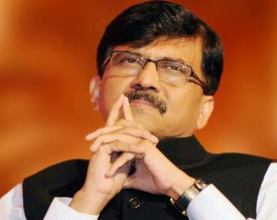 People in glass houses shouldn't pelt stones: Sanjay Raut