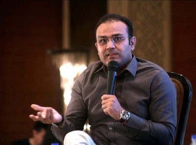 Sehwag appeals for peace after alleged clash between Dhoni, Rohit fans