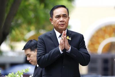 Thai PM suggests opening door for limited number of tourists