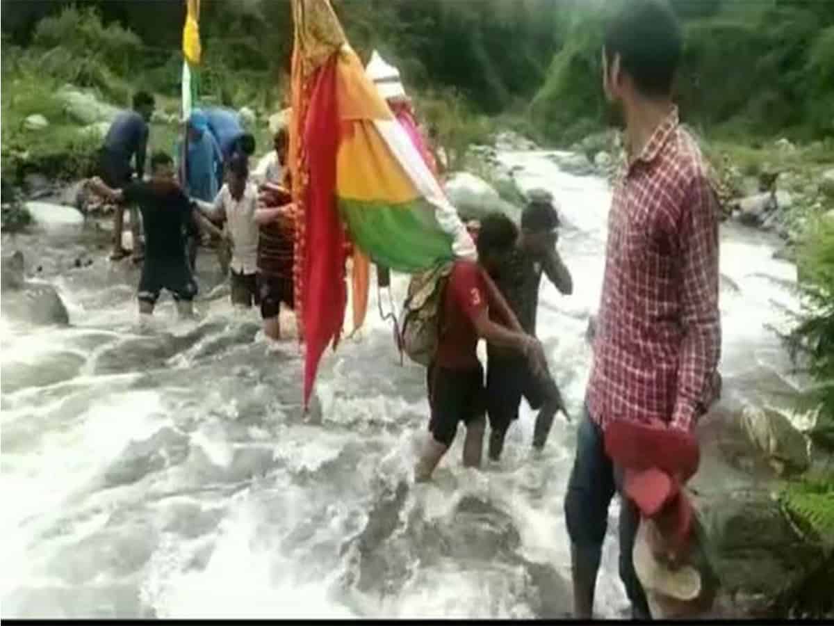 Lokajat Yatra begins in Uttarakhand, devotees carry Nanda Devi's 'doli' to Chota Kailash