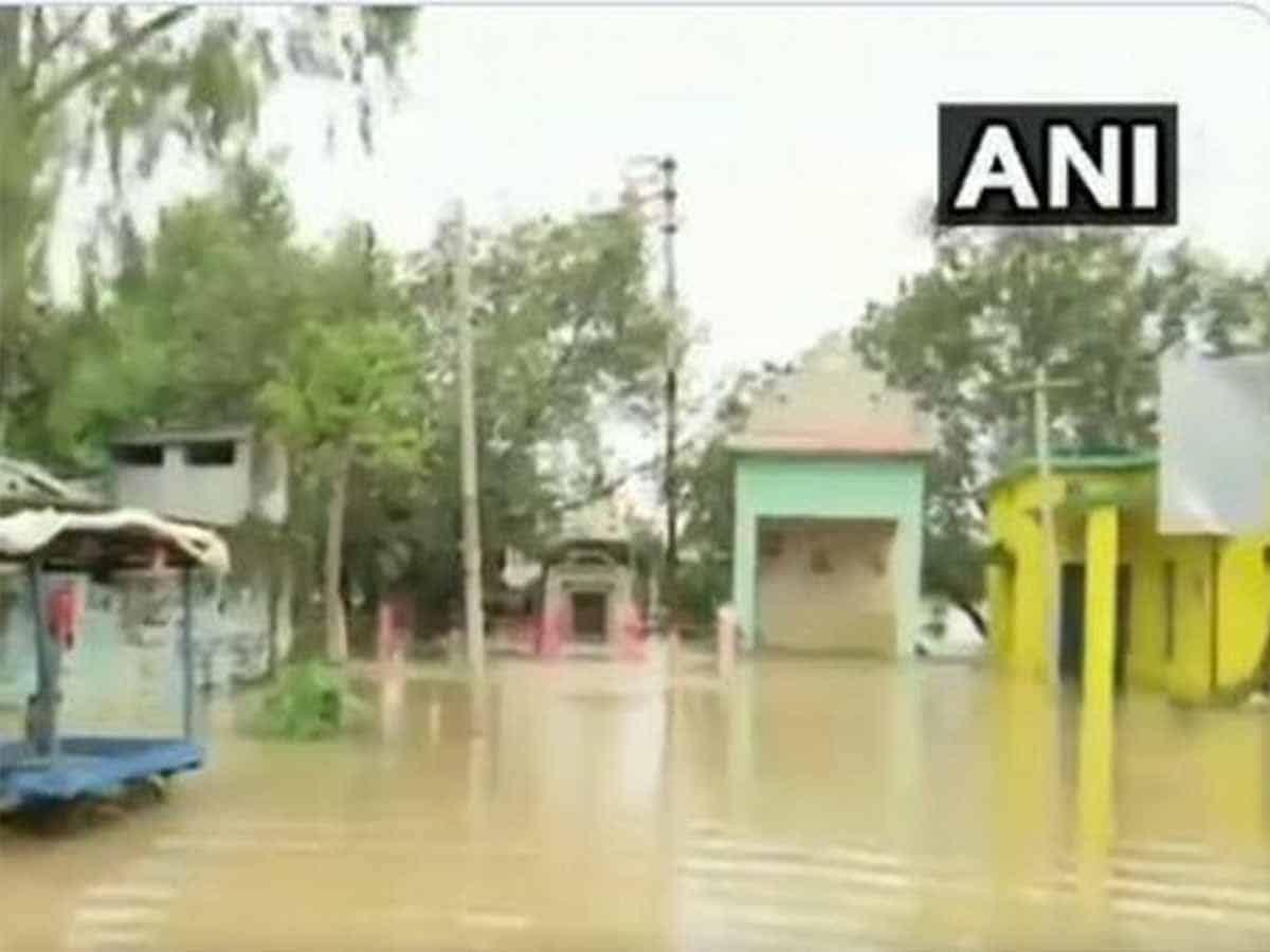 Normal life affected due to heavy rain in Raipur